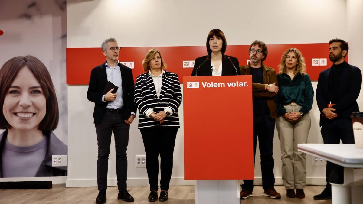 Diana Morant, en la sede del PSPV, con dirigentes socialistas.