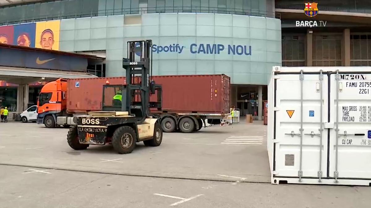 Llegan contenedores y maquinaria para la remodelación del Camp Nou