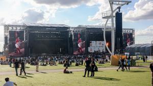 Varchivo varias personas ciudad rock sede primavera sound madrid