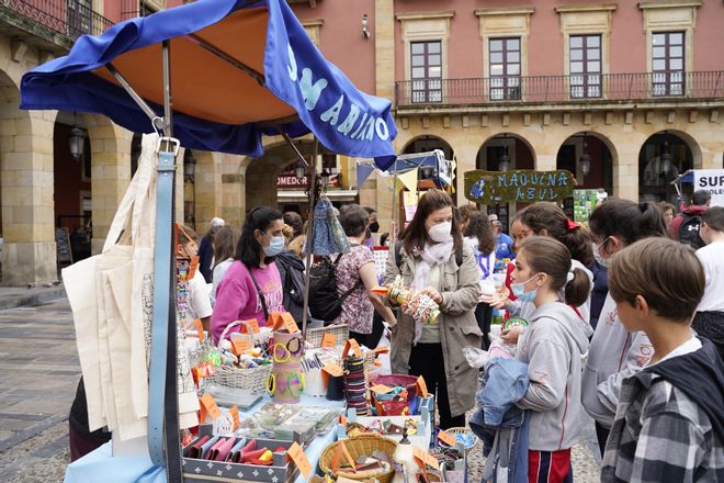 El mercado de cooperativas escolares de Gijón, en imagénes