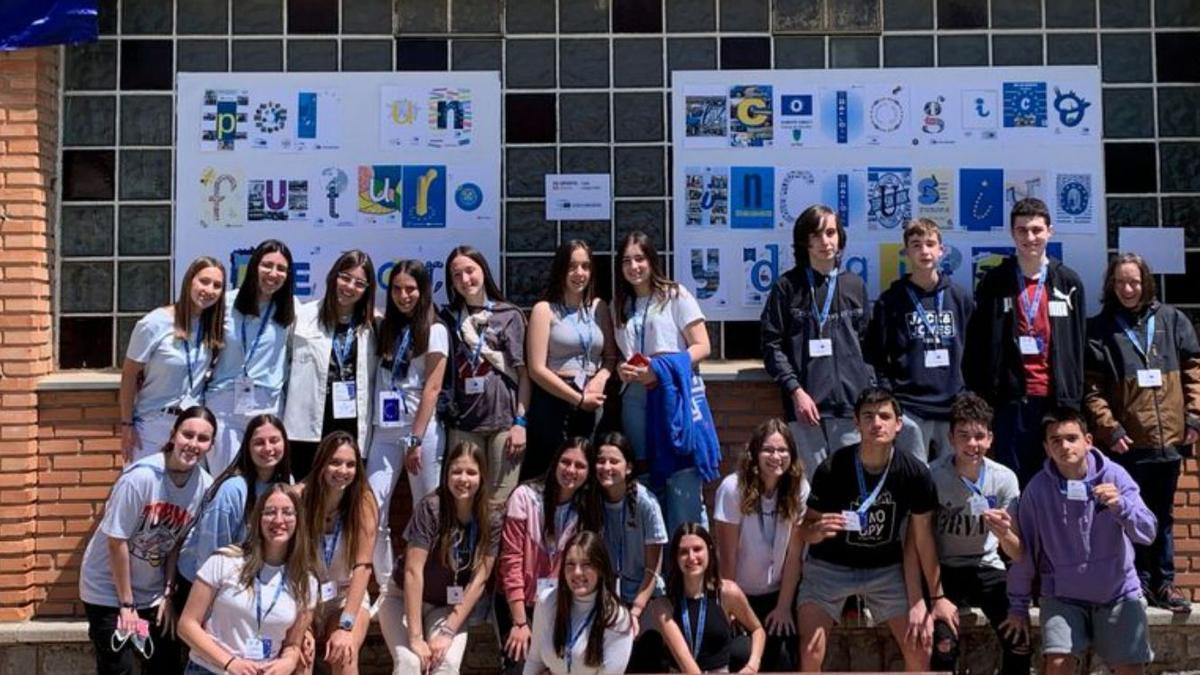 Celebración del Día de Europa en el centro educativo almuniense. | SERVICIO ESPECIAL