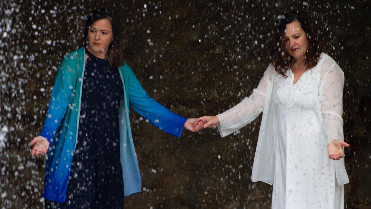 Begoña Abellán y Esther Abellán escenifican "15 poetas de agua"