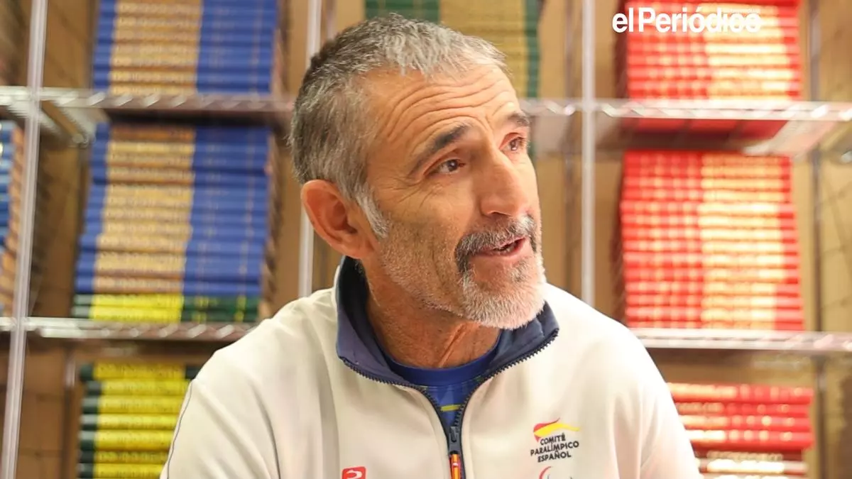 Kini Carrasco, atleta paralímpico cacereño, ante el décimo aniversario de su carrera solidaria: "Necesitamos dar un salto de calidad para que más jóvenes lleguen a la cima"