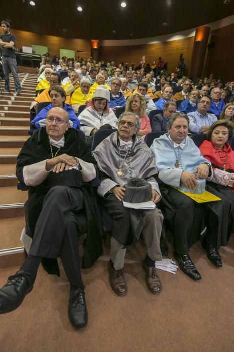 Honoris causa de la UMH a Tino Villanueva