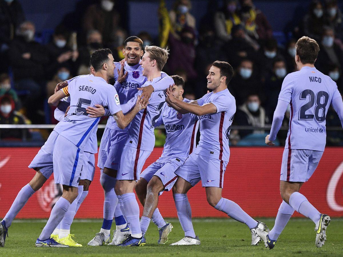 Los jugadores del Barça celebran el primer gol ante el Villarreal.