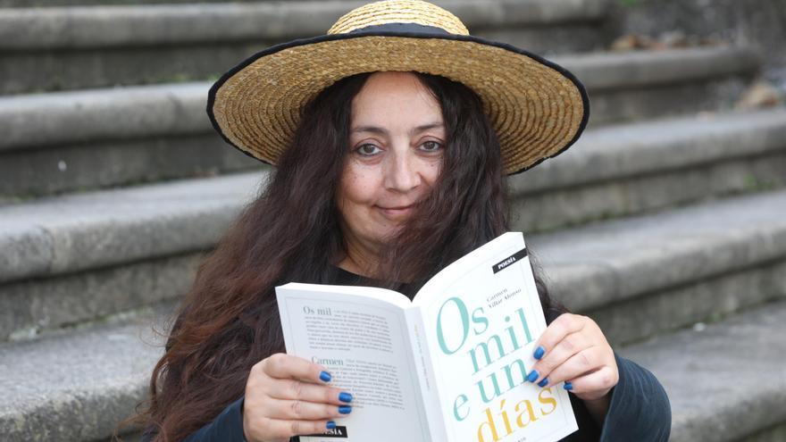 Carmen Villar presenta hoxe na libraría Biblos de Betanzos o seu poemario ‘Os mil e un días’