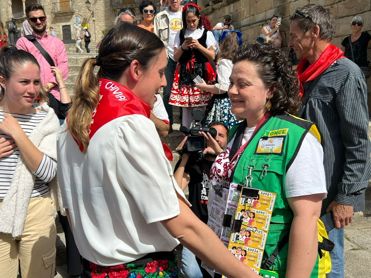 La ministra Irene Montero difruta del Chíviri de Trujillo