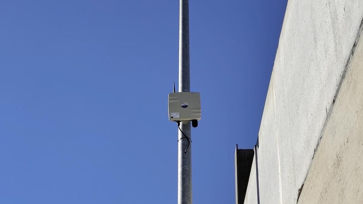El medidor de la calidad del aire instalado en el polígono.
