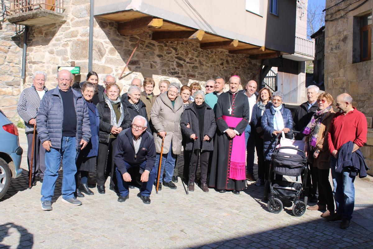 El obispo de Astorga, con los vecinos de Chanos