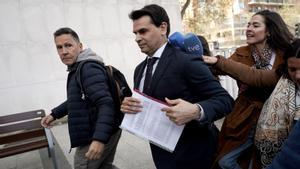Alberto González Amador, novio de Ayuso, llega a los juzgados de la plaza de Castilla.