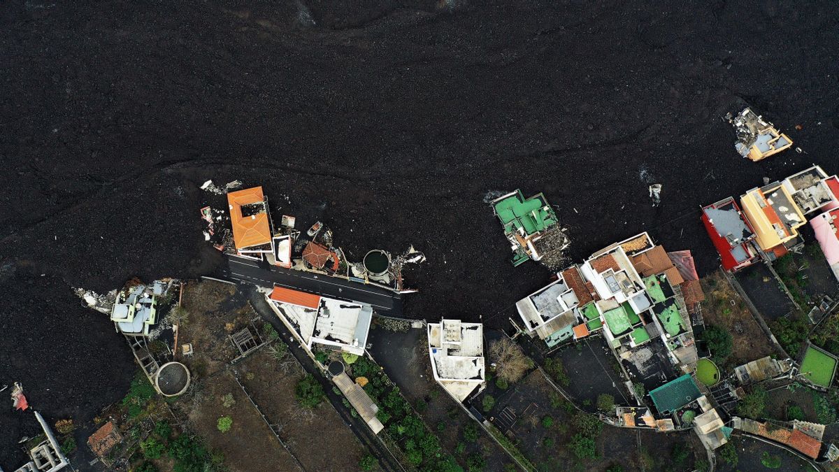 Tres colades del volcà de La Palma alimenten una ‘superfajana’