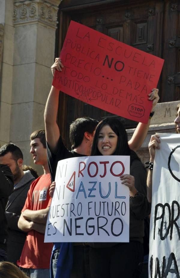 Imágenes de la jornada de huelga estudiantil en Zaragoza