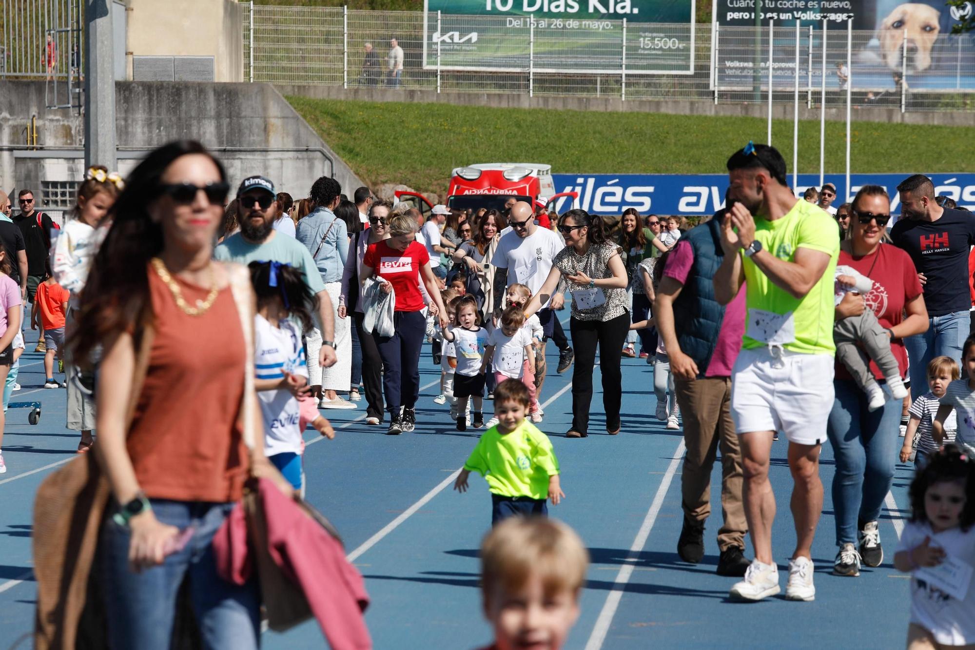 EN IMÁGENES: Así fue la carrera solidaria por los refugiados del Sáhara en el Yago Lamela de Avilés