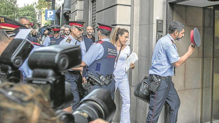 Trapero transmite a los Mossos las órdenes del fiscal