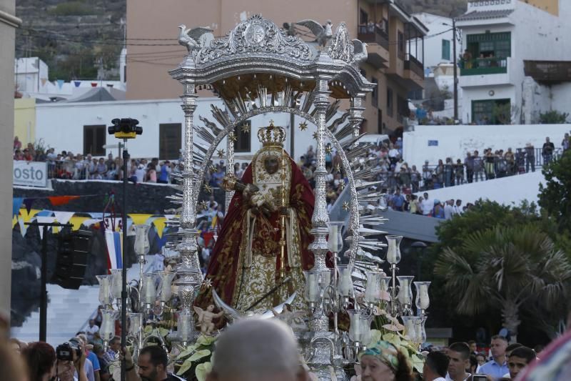 Representación del hallazgo de la Virgen de Candelaria por los guanches 2016