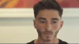 L’emotiu vídeo d’un futbolista australià sortint de l’armari