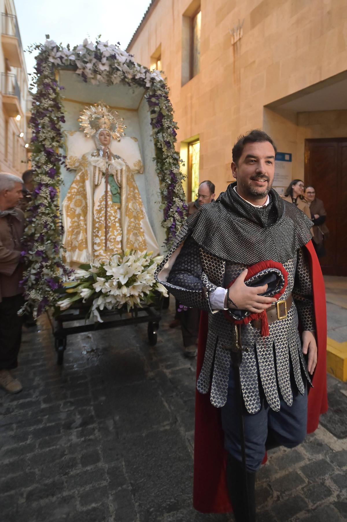 Bienvenida a la Virgen en la Basilica de Santa Maria
