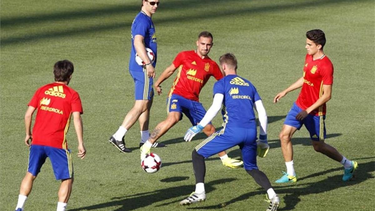 Lopetegui dirigió su primera sesión al frente de la 'Roja'