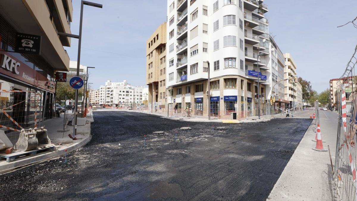 Inicio del asfaltado definitivo de la avenida Isidor Macabich.