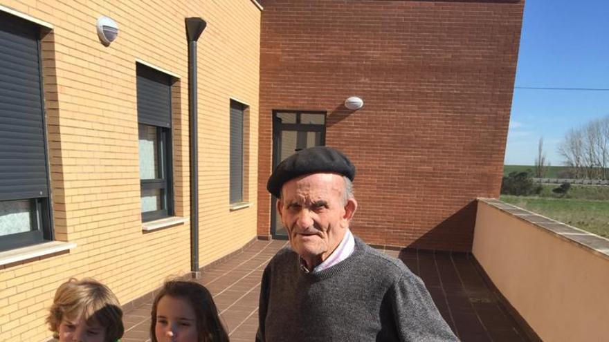 Ángel Román y Jesús Tomás Pino, el  alma del PSOE en la Sierra de la Culebra