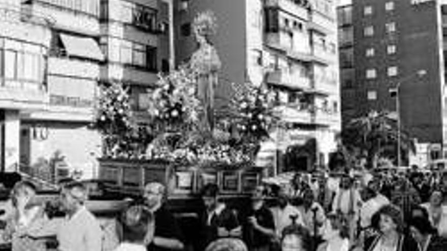 María Auxiliadora acaba las fiestas con procesión