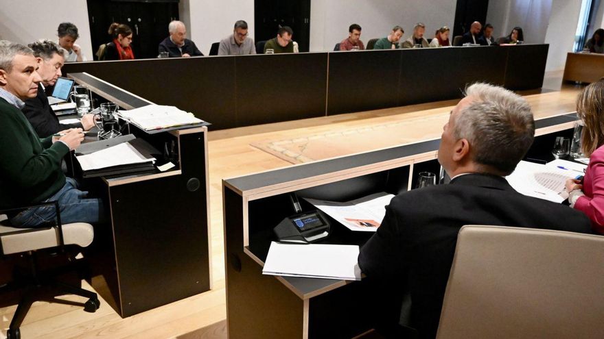 Alta tensión en el pleno de Pontevedra pese a la unanimidad para dragar el Lérez