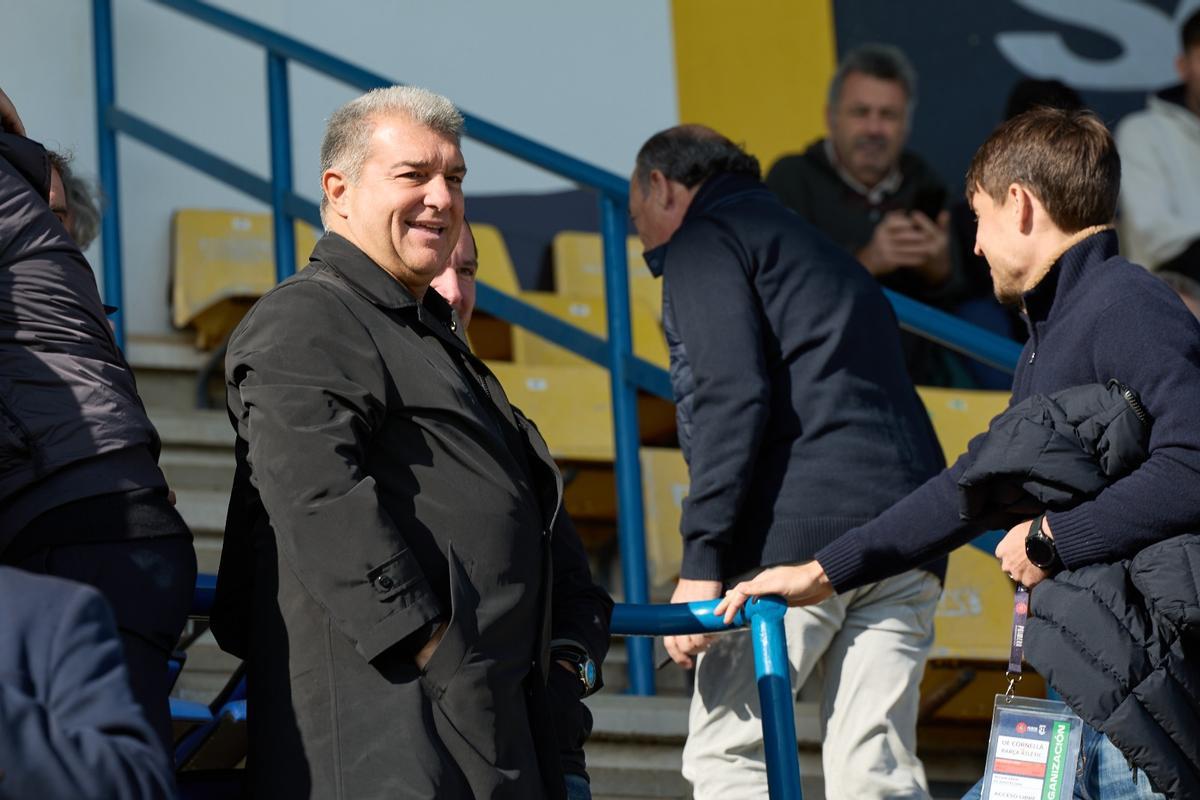 Joan Laporta apoya a Rafa Márquez en la victoria del filial