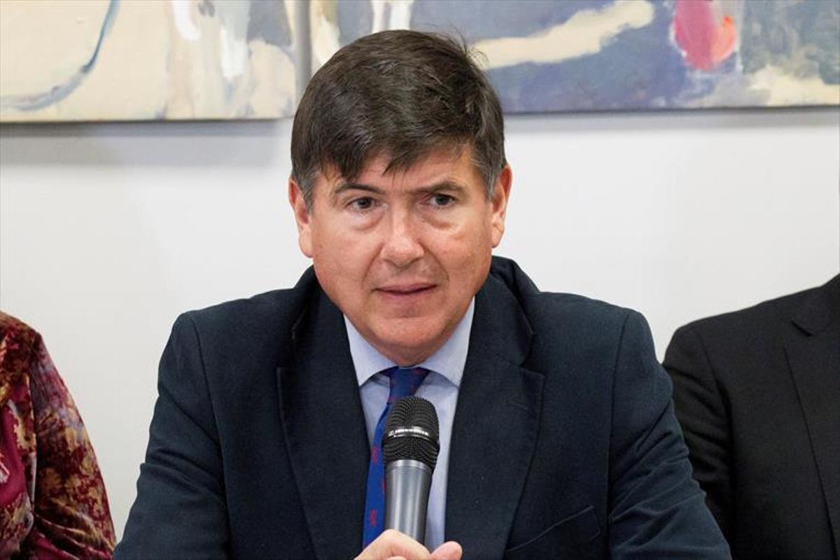 Hay mucha ropa tendida