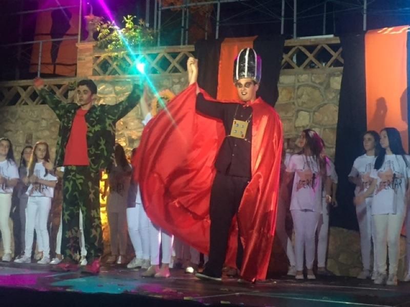 El colegio Las Esclavas representa 'Jesucristo Superstar'