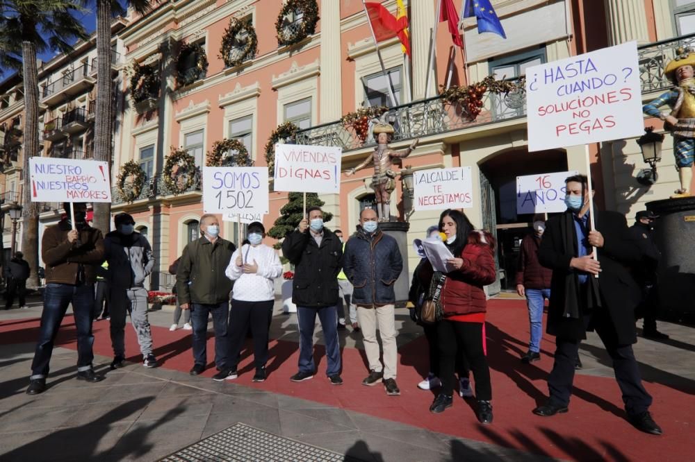 Vecinos de La Paz lanzan un SOS a Ballesta para que agilice el plan de Rejas