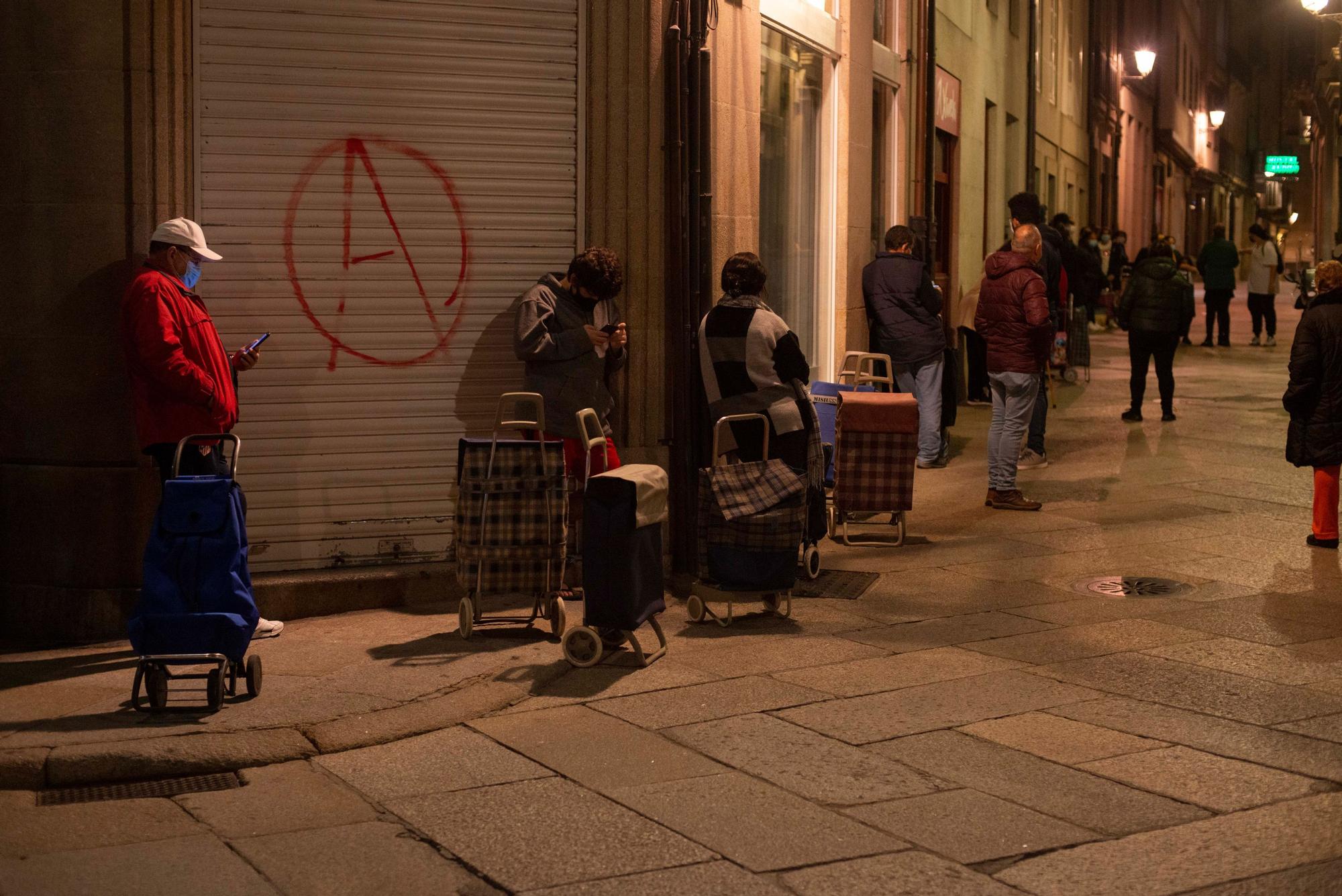 Las colas del hambre, también en Ourense