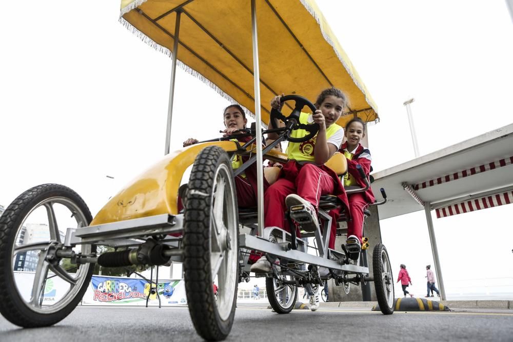 Visita de colegios a una gymkana en el Muro San Lorenzo para celebrar el Día Mundial sin Coche