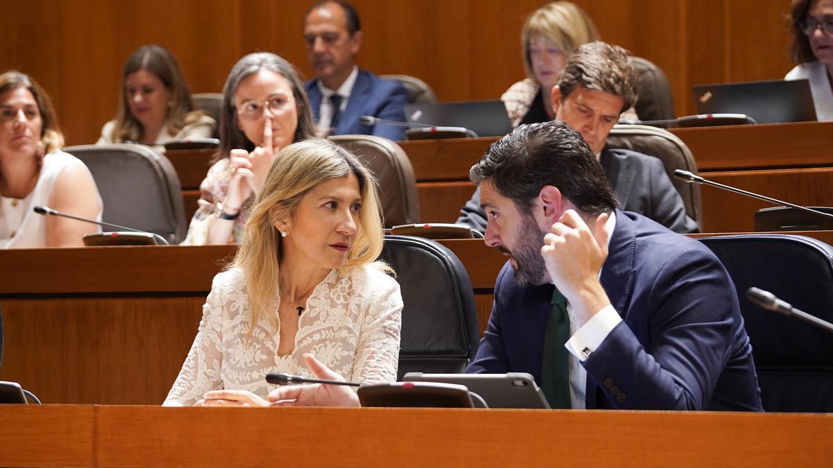 La vicepresidenta Vaquero y el vicepresidente Nolasco, tras reunirse este jueves, para apaciguar las aguas.