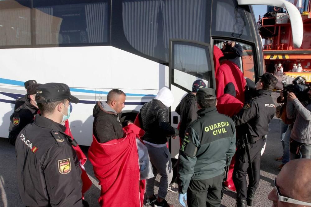 Oleada de pateras en la Región.