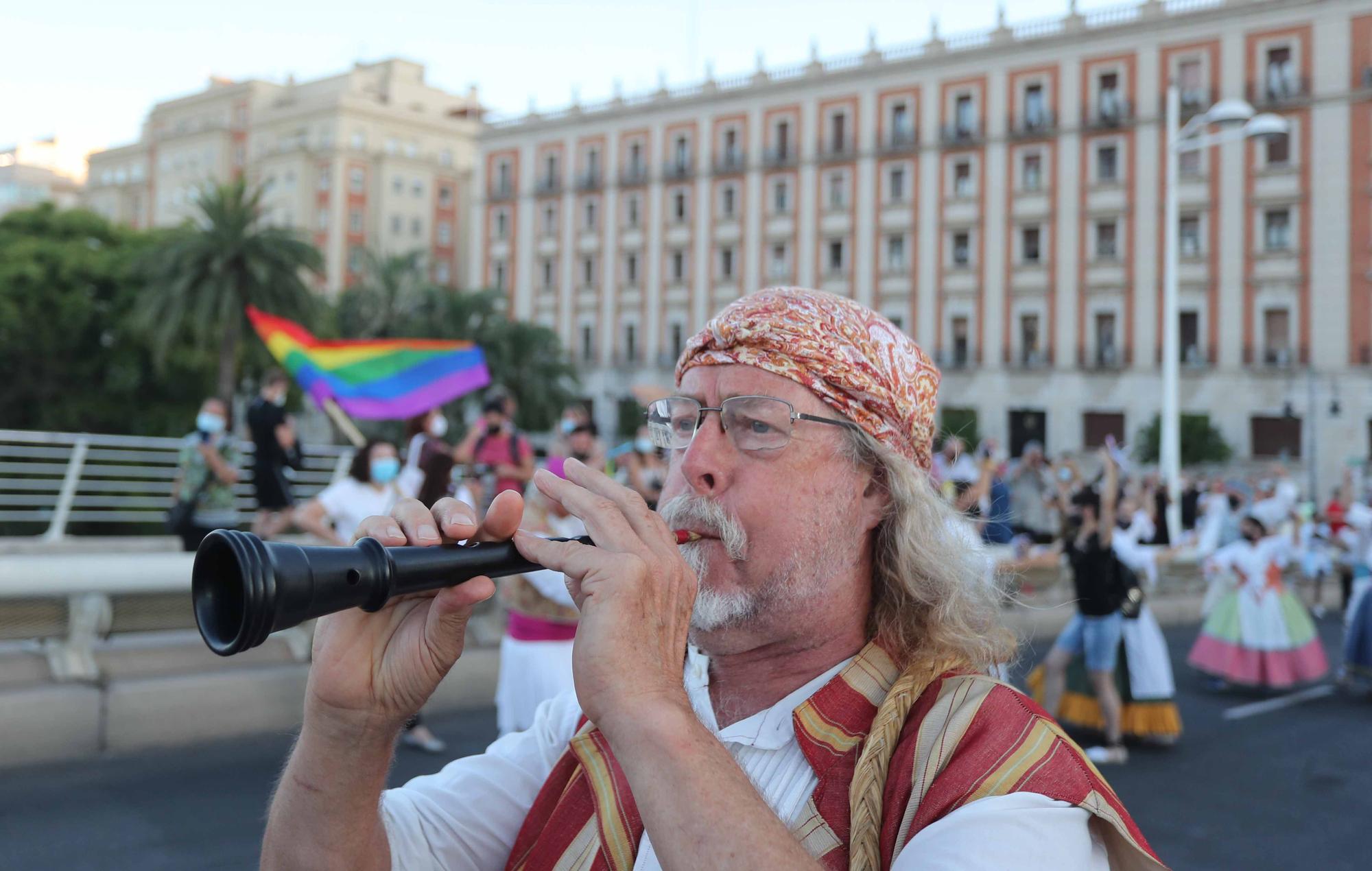 El mundo del deporte estuvo en el día del Orgullo LGTBI+ en València