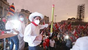 Pedro Castillo es queda sense partit i el Congrés peruà el vol suspendre