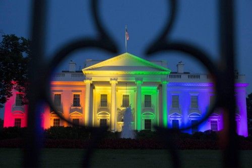 La Casa Blanca ha iluminado su fachada con la bandera arcoiris tras la aprobación del matrimonio homosexual