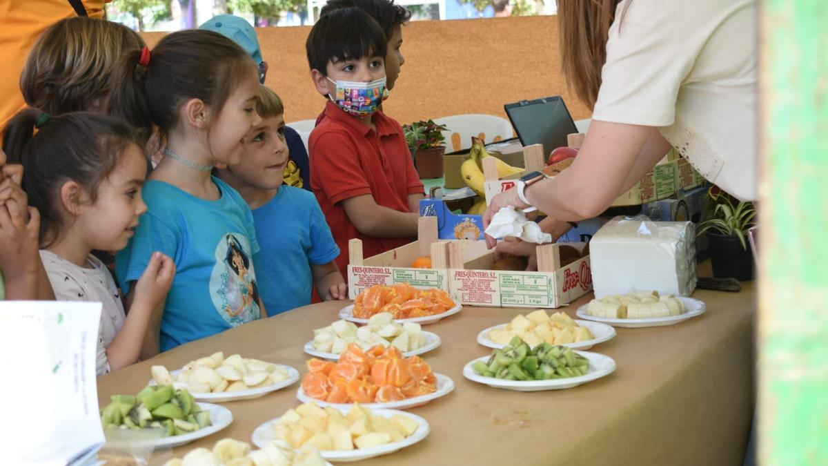 Los escolares participan en un taller de concienciación sobre alimentación saludable