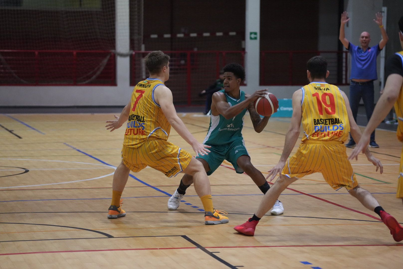 UCB Córdoba-Gymnástica Portuense: el partido de la Liga EBA en imágenes