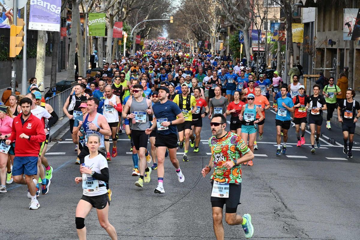 ¿Has participado en la Marató de Barcelona 2024? ¡Búscate en las fotos¡