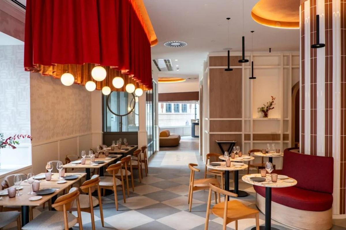 L'interior del restaurant Ultonia, al cor de Girona.