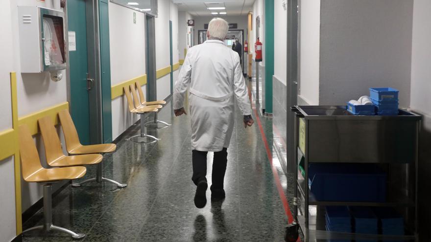 Los médicos del Sergas que piden trabajar en la privada bajan un 14% pese a facilitarse la compatibilidad