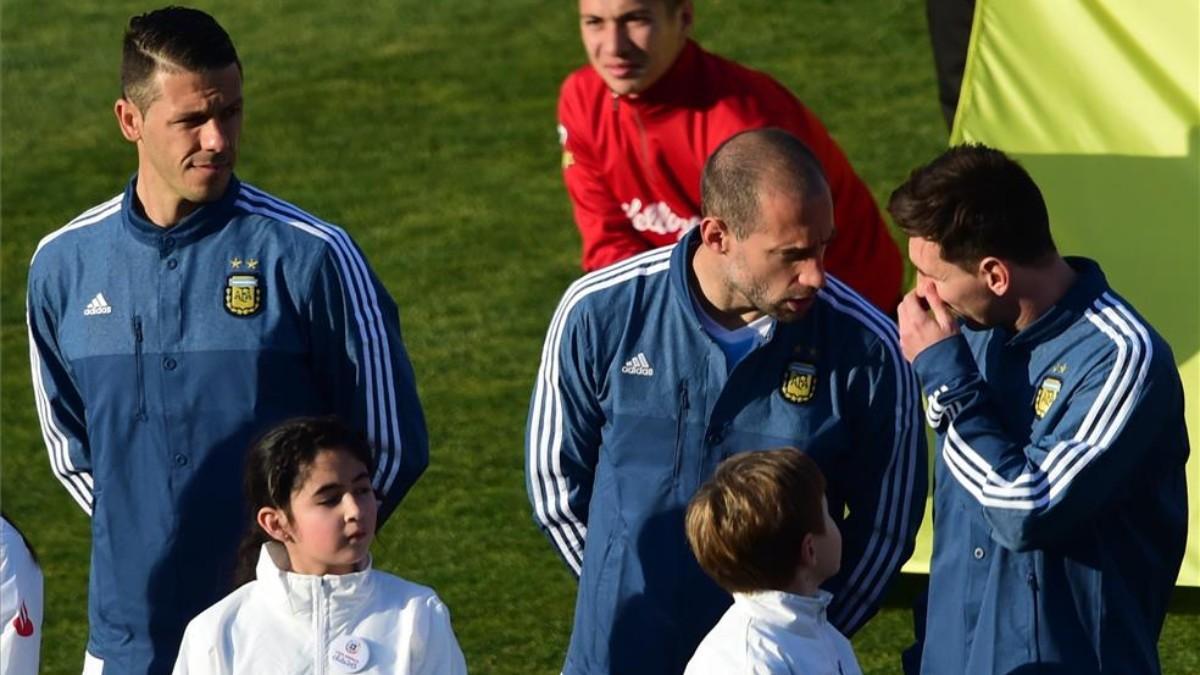 Zabaleta y Messi, en un partido de la selección