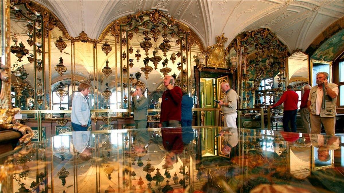 Imagen de la Bóveda Verde, cámara del tesoro del Palacio Real de Sajonia, donde ha tenido lugar el robo de varios diamantes.