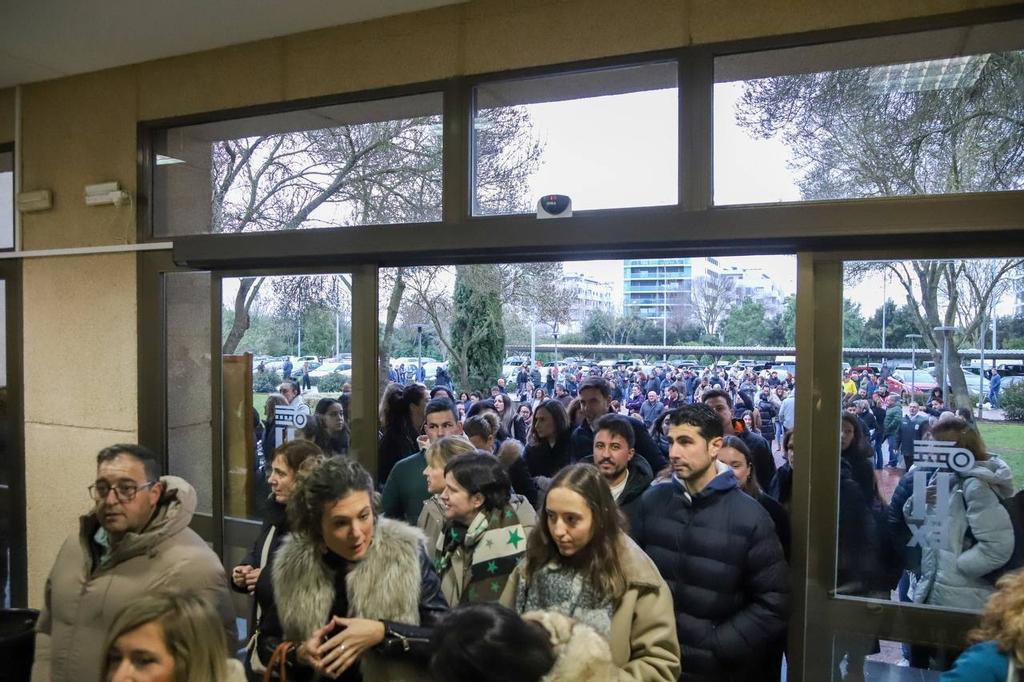 Vídeo | 4.465 personas se presentan a las oposiciones de celador del SES desde la sede de Badajoz