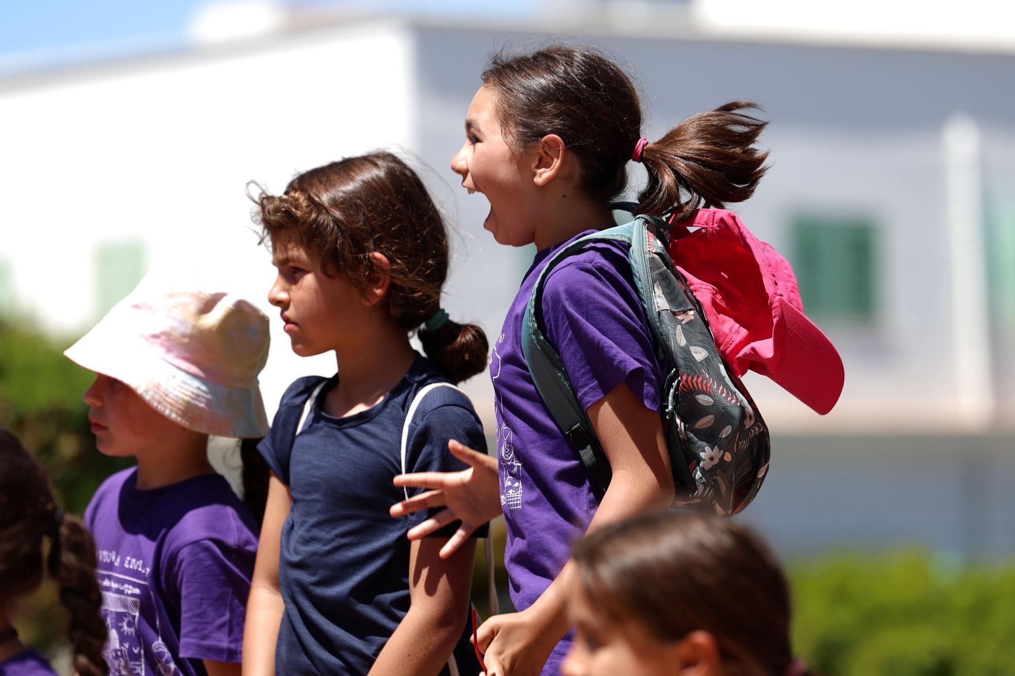 Los escolares de Ibiza visitan la feria Eivissa Medieval