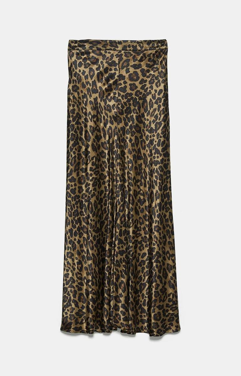 Falda de estampado animal de Zara (Precio: 7,99 euros)