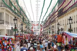 De la Torre admite la "complejidad" de prohibir la venta de alcohol en la Feria de Málaga