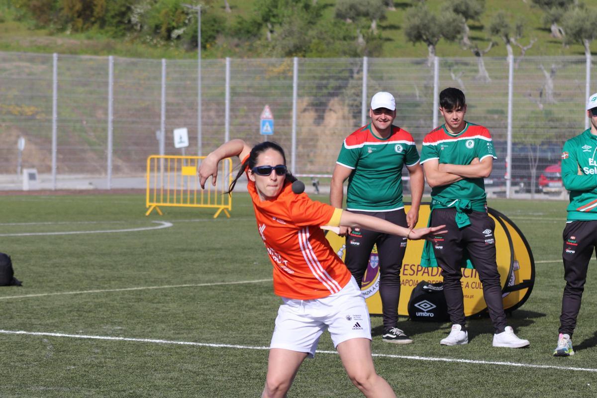 Victoria, jugant a joc internacional en l'últim Europeu.