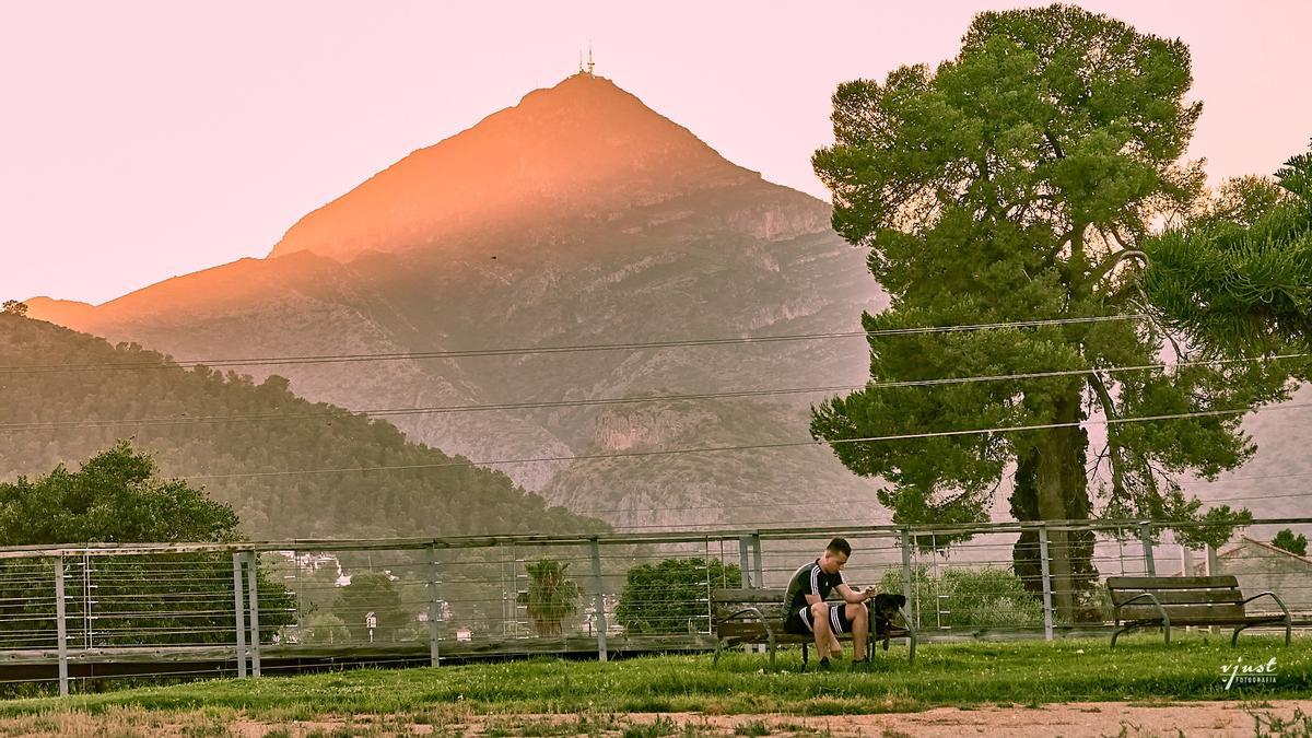 El Mondúver visto desde Gandia, en una imagen de archivo.